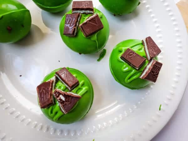 hot chocolate bombs boozy