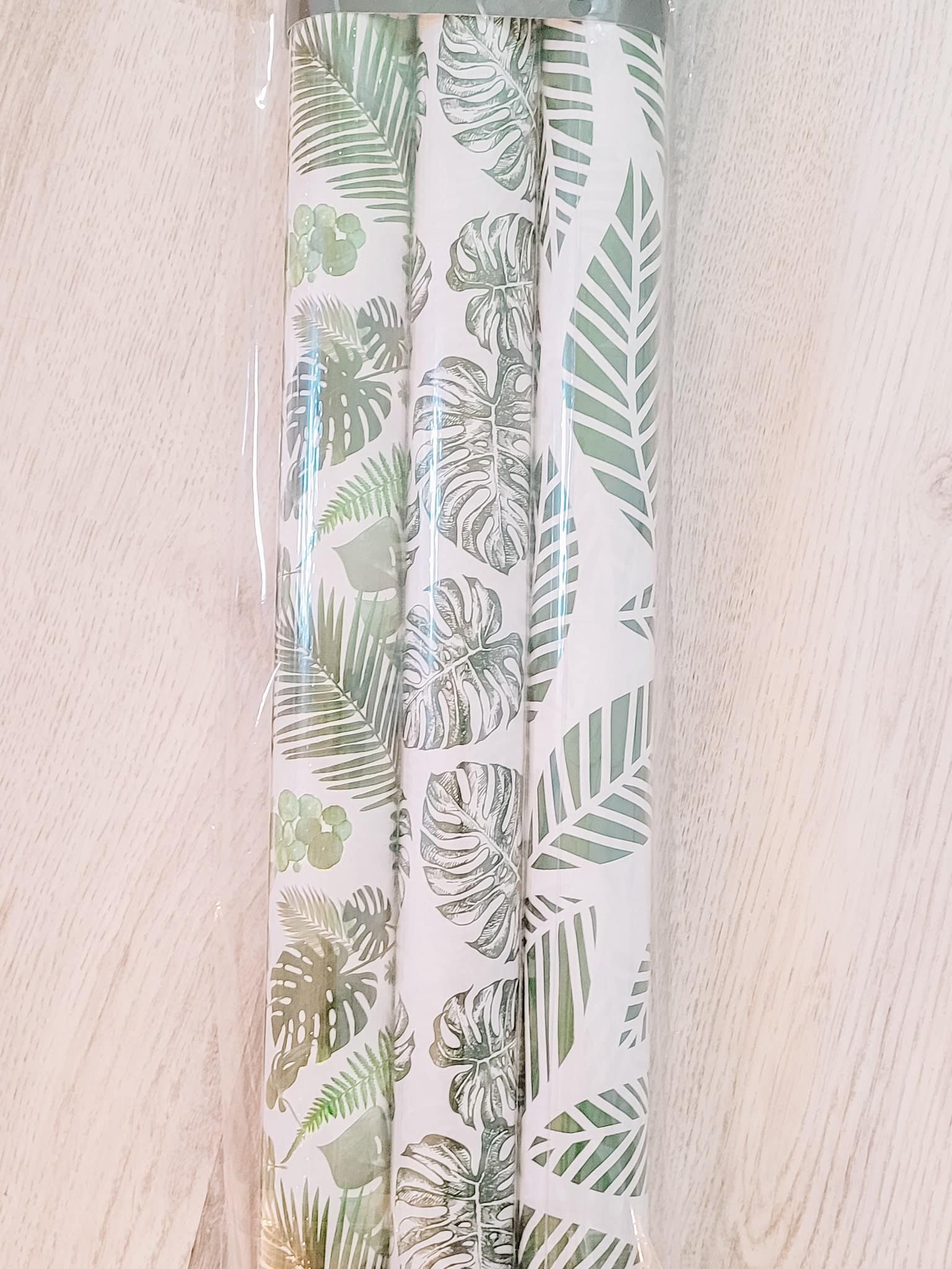 wrapping paper for cupcake stand
