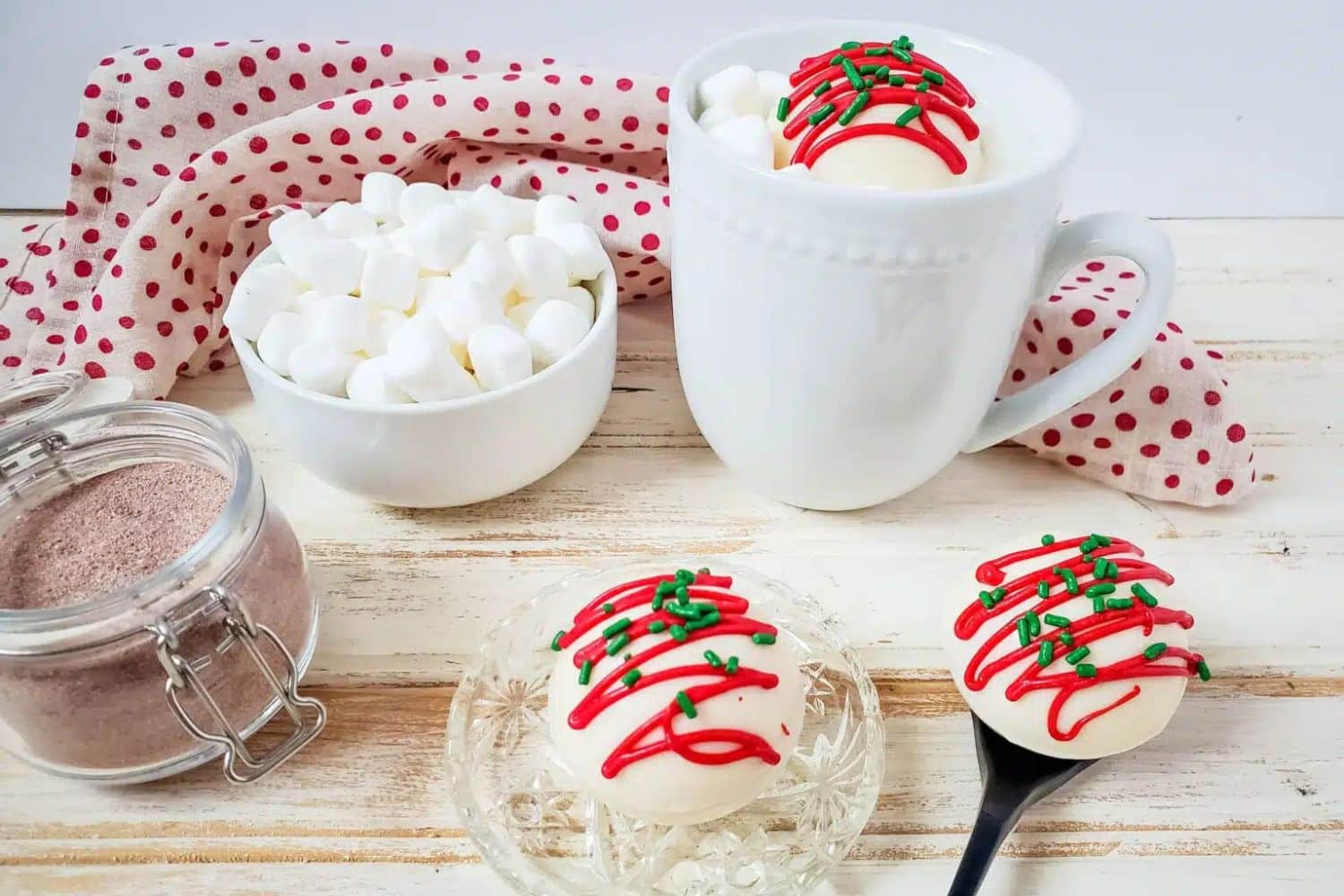 How to Make Hot Cocoa Bombs -Cinco de Mayo Style!