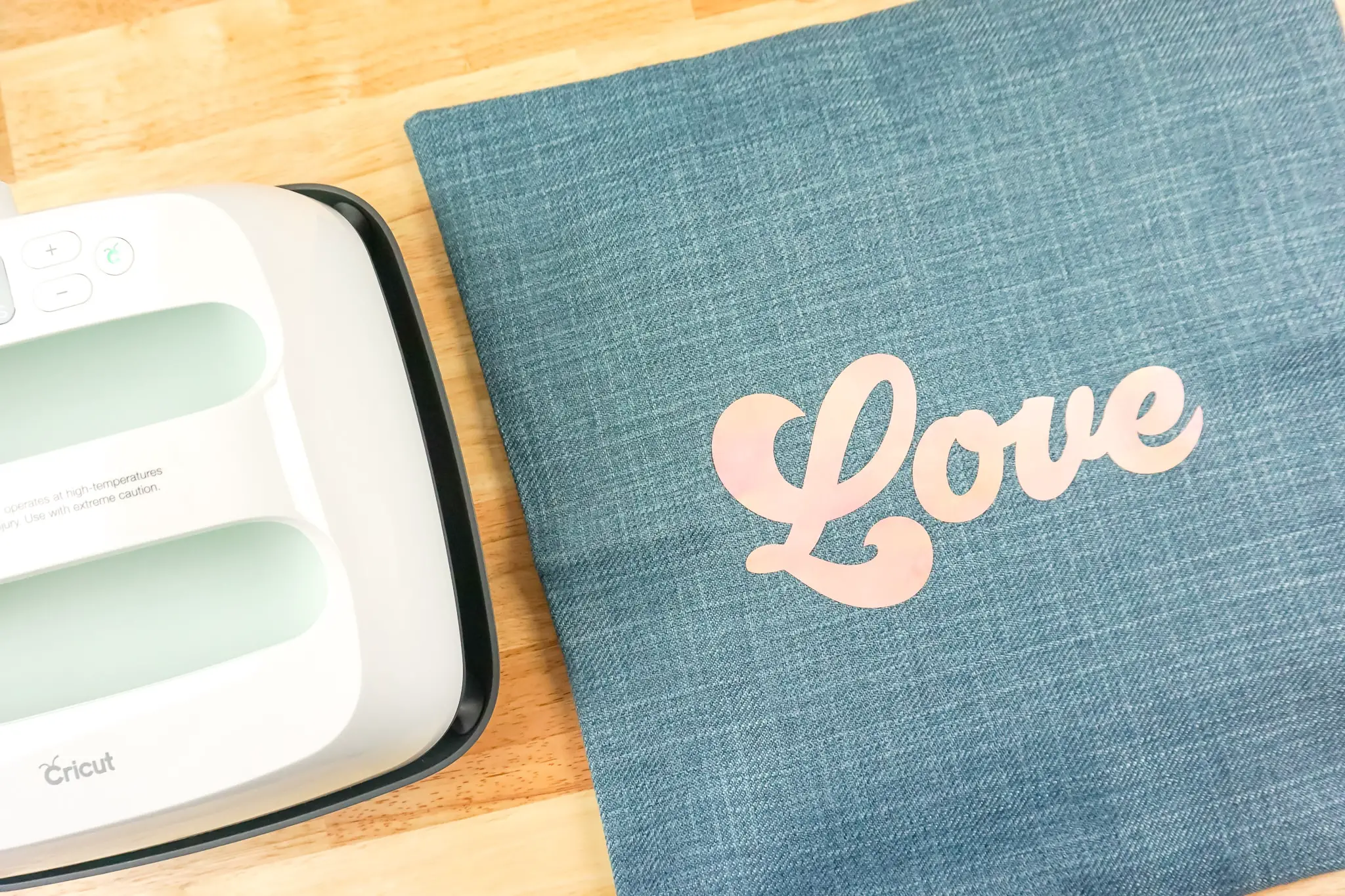 How Easy is the EasyPress 2: DIY Pillow Design