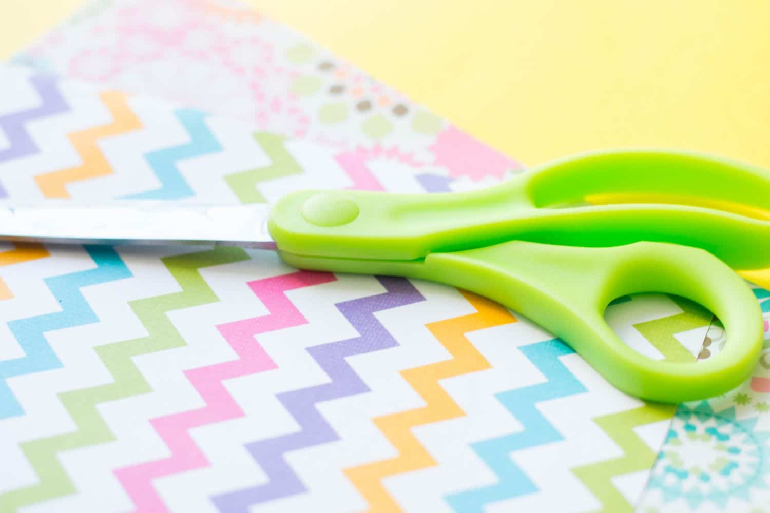 Quick And Easy Easter Crafts For Kids to Keep Them Entertained