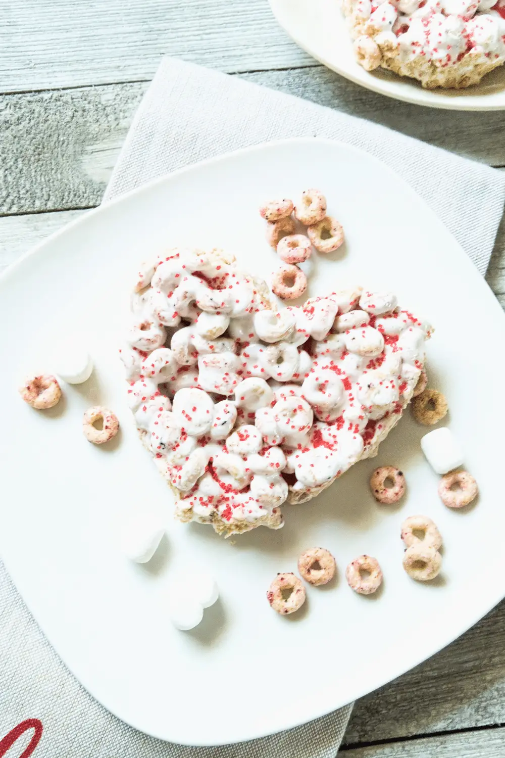 Super Easy Marshmallow Cereal Heart Valentine’s Day Treats