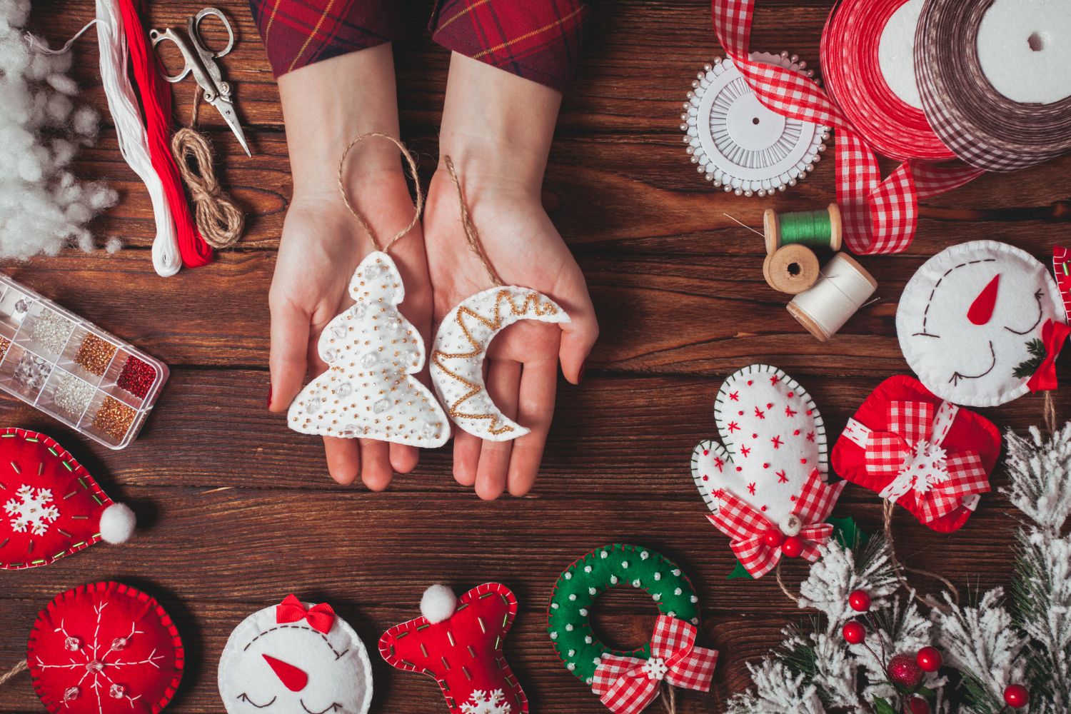 Felt Christmas decorations: easy crafts to decorate your home