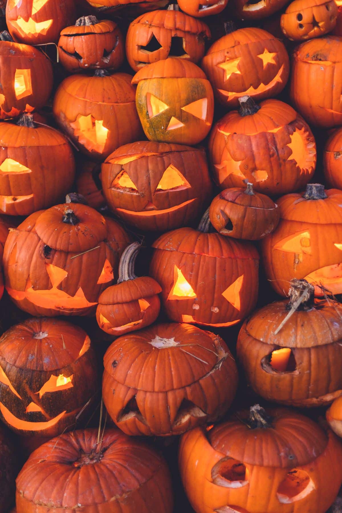 285 Funny Halloween Puns That Are Fa-boo-lous!