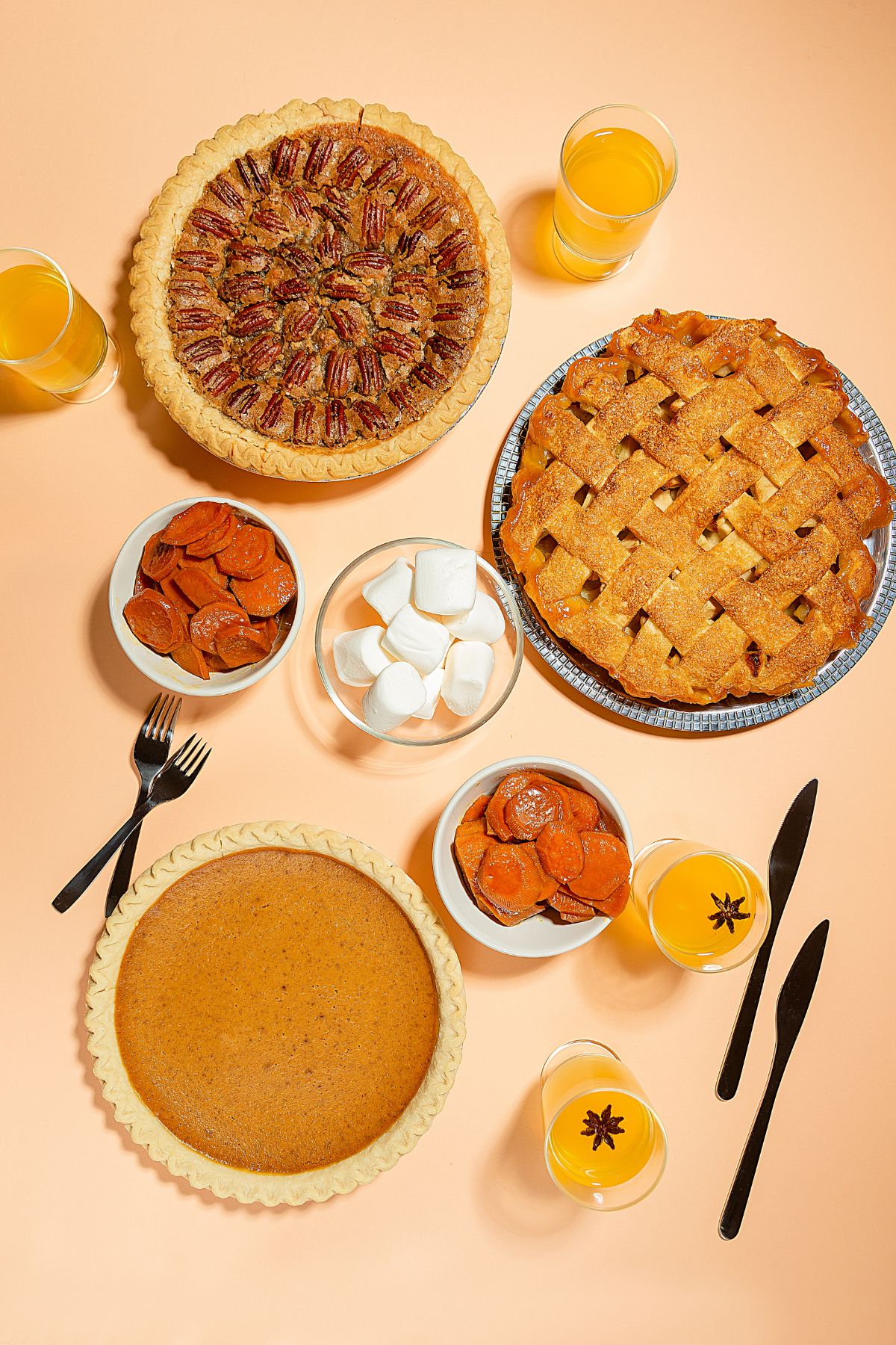 205 Funny Thanksgiving Puns And Jokes To Feast On