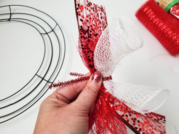 Red & White Christmas Wreath