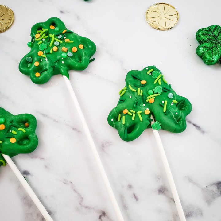 Shamrock Pretzel Pops ~ SUPER Easy Recipe