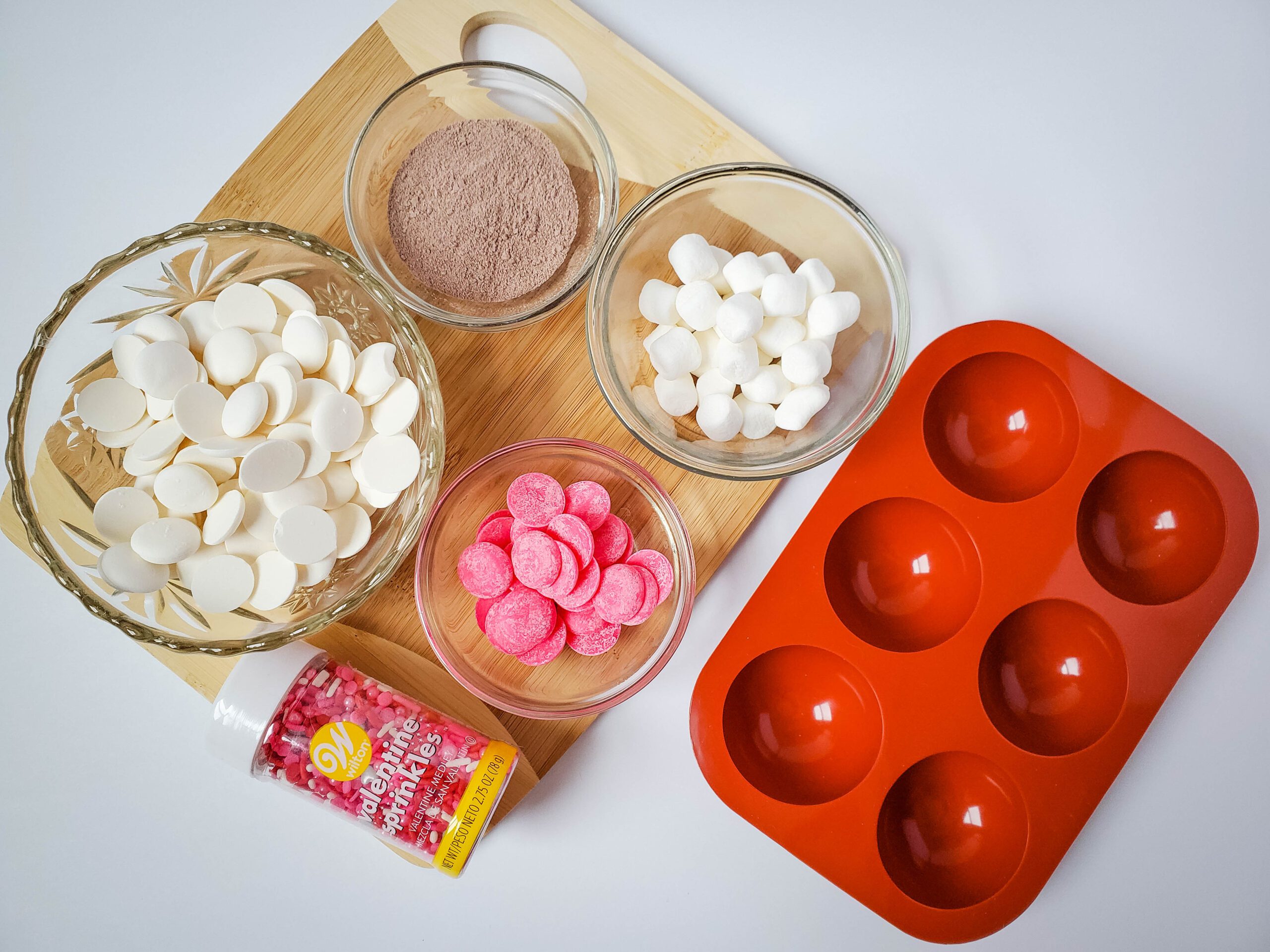 Valentine hot cocoa bombs