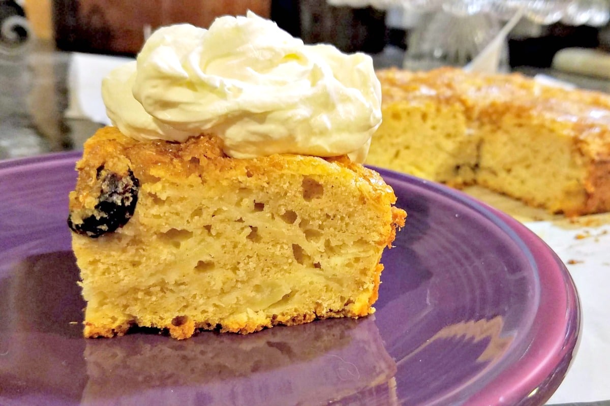 apple cake, apple cake with vanilla whipped cream, coffee cake, tray bake