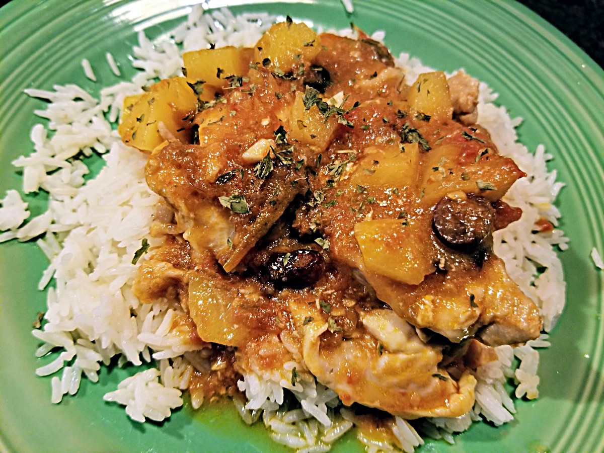 chicken stew with tomatoes and apples