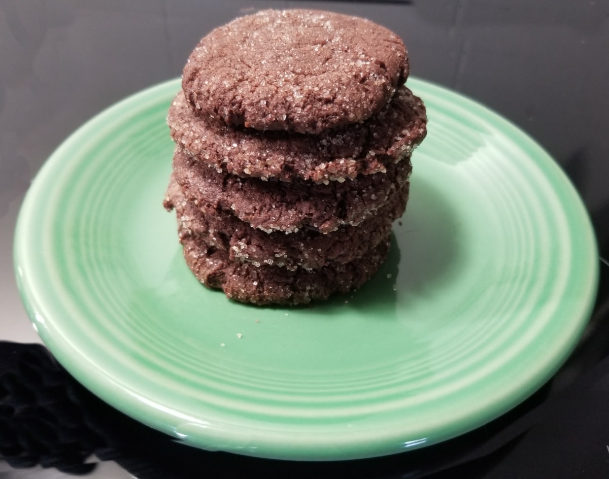 cinnamon chocolate cookies on green plate