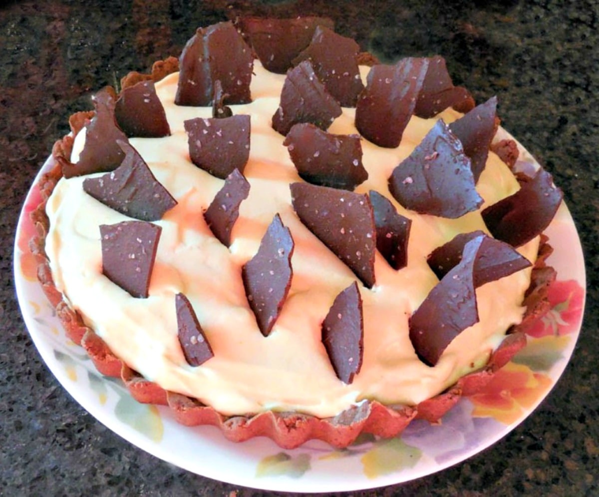 chocolate tart with caramel mousse