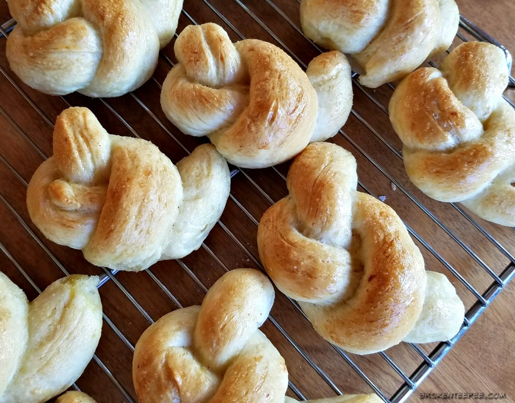 garlic knots, how to make garlic knots