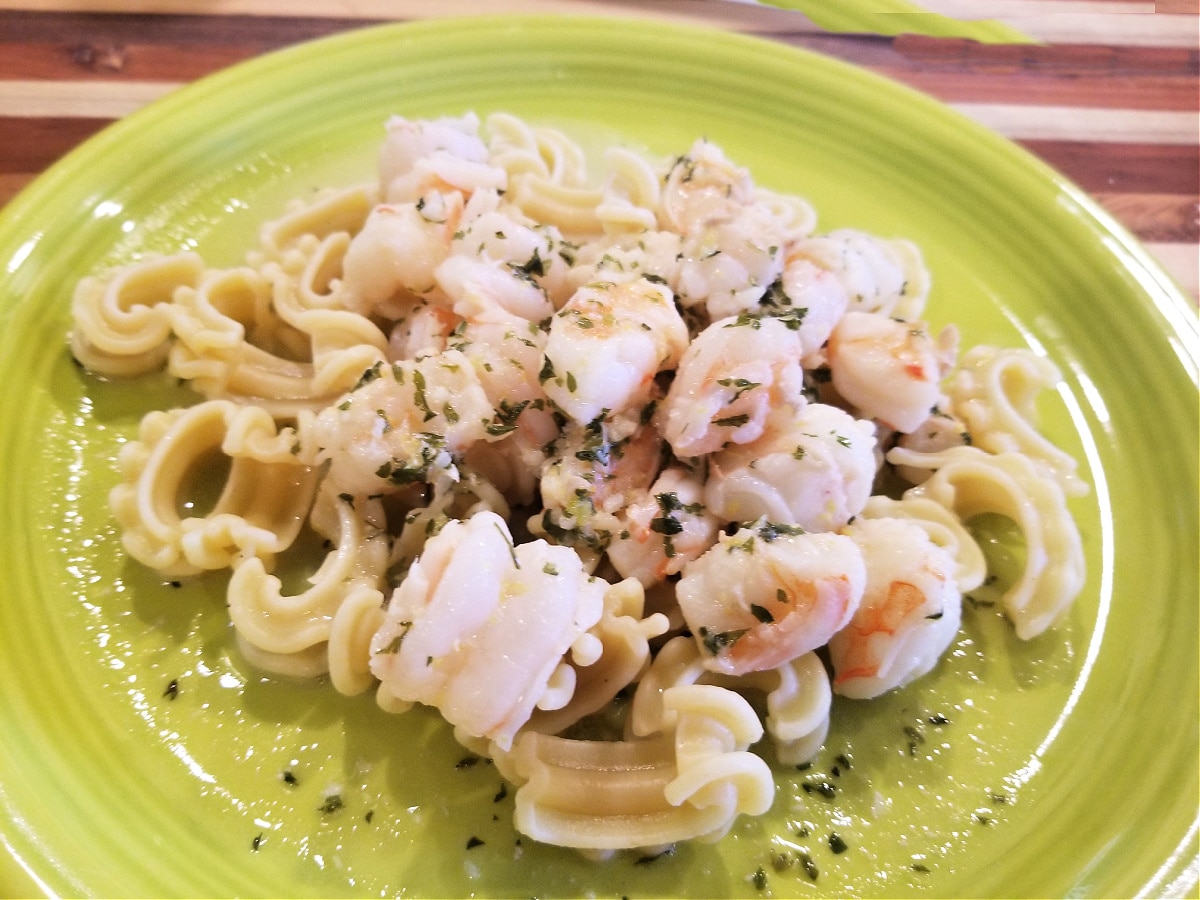 garlic shrimp on pasta