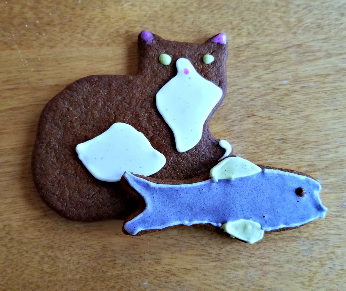 gingerbread cut out cookies, harry and trout, gingerbread, cookies