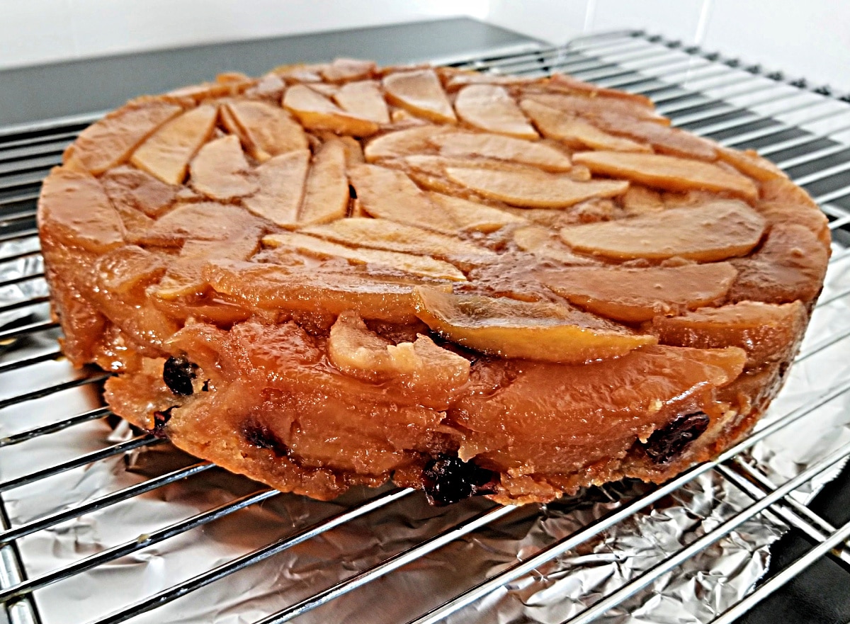 apple caramel upside down cake