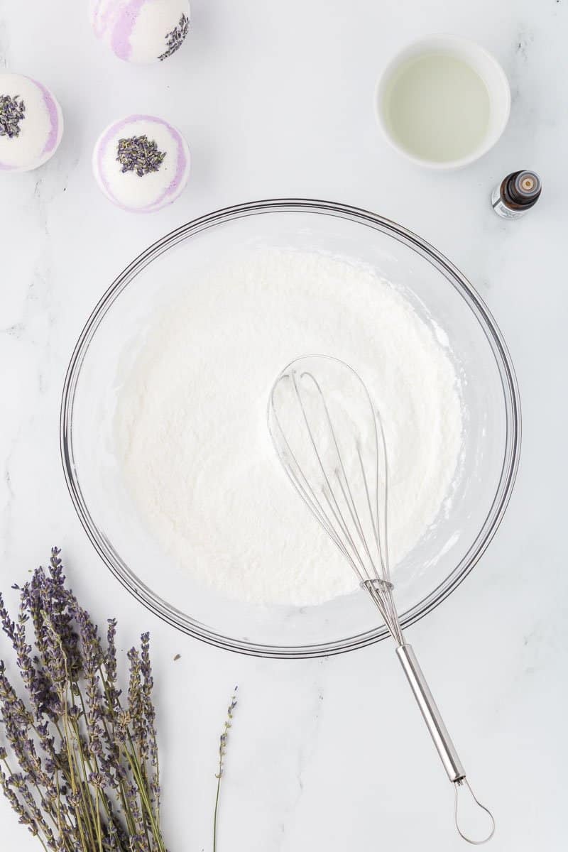 how to make DIY lavender bath bombs