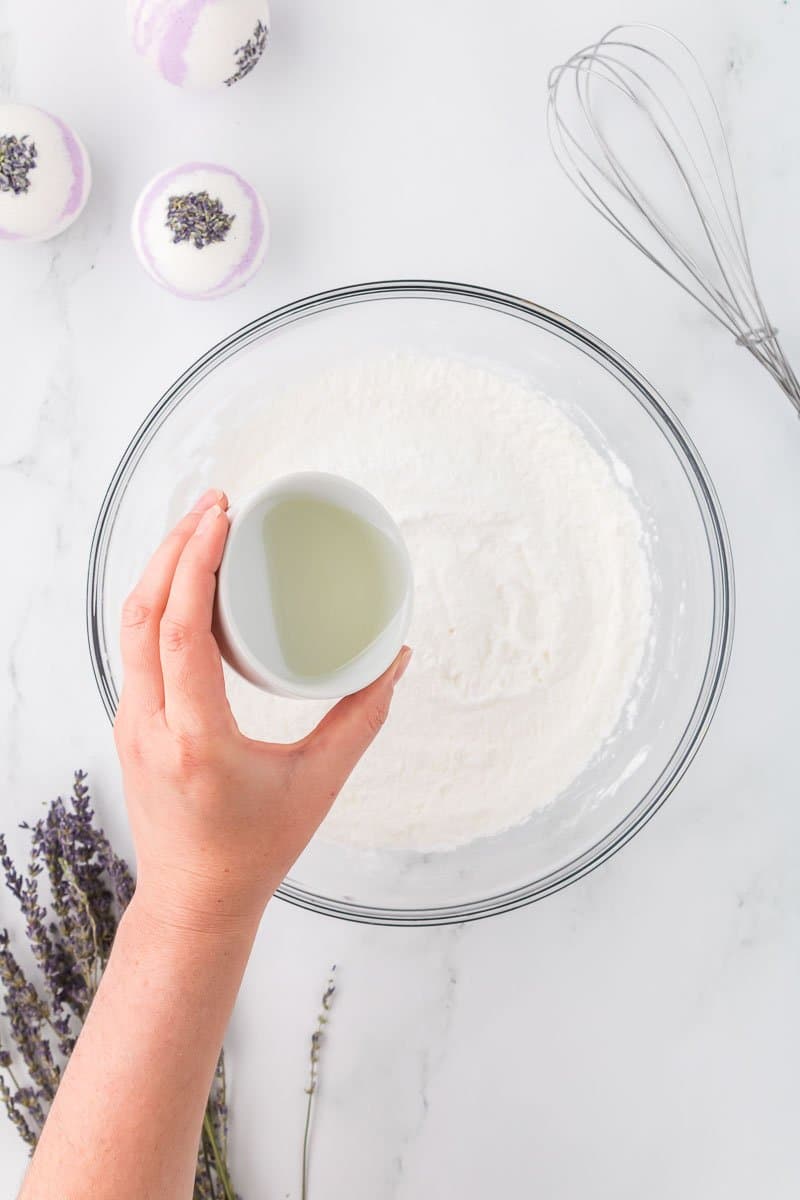 how to make DIY lavender bath bombs