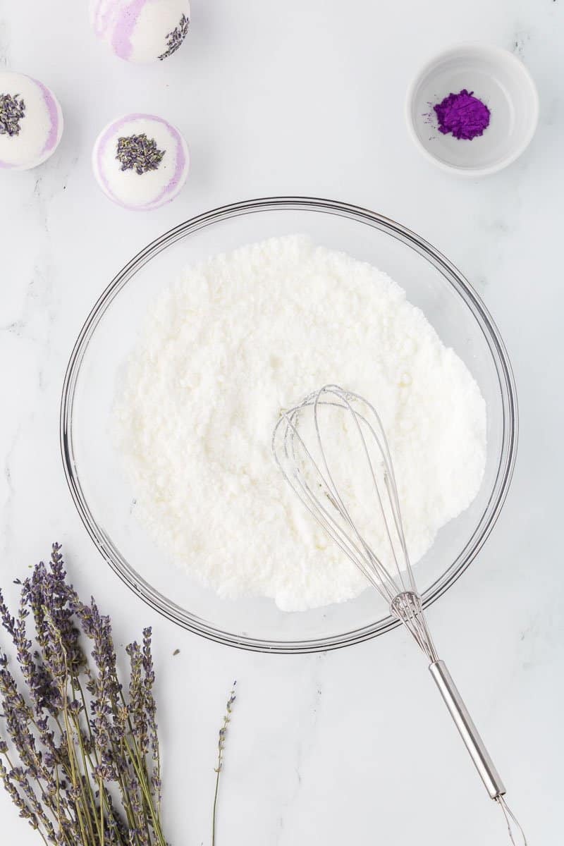 how to make DIY lavender bath bombs