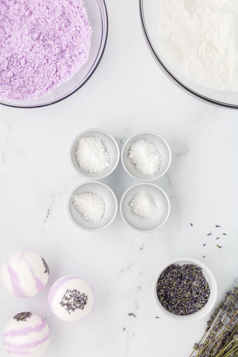 how to make DIY lavender bath bombs