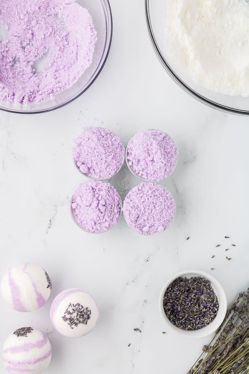 how to make DIY lavender bath bombs