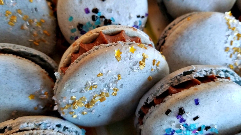 Macarons, gluten free treat, French meringue macarons, Pereg Gourmet almond flour, AD