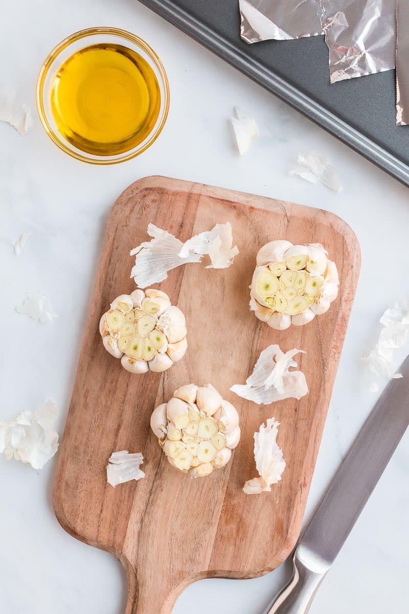 how to make roasted garlic hummus