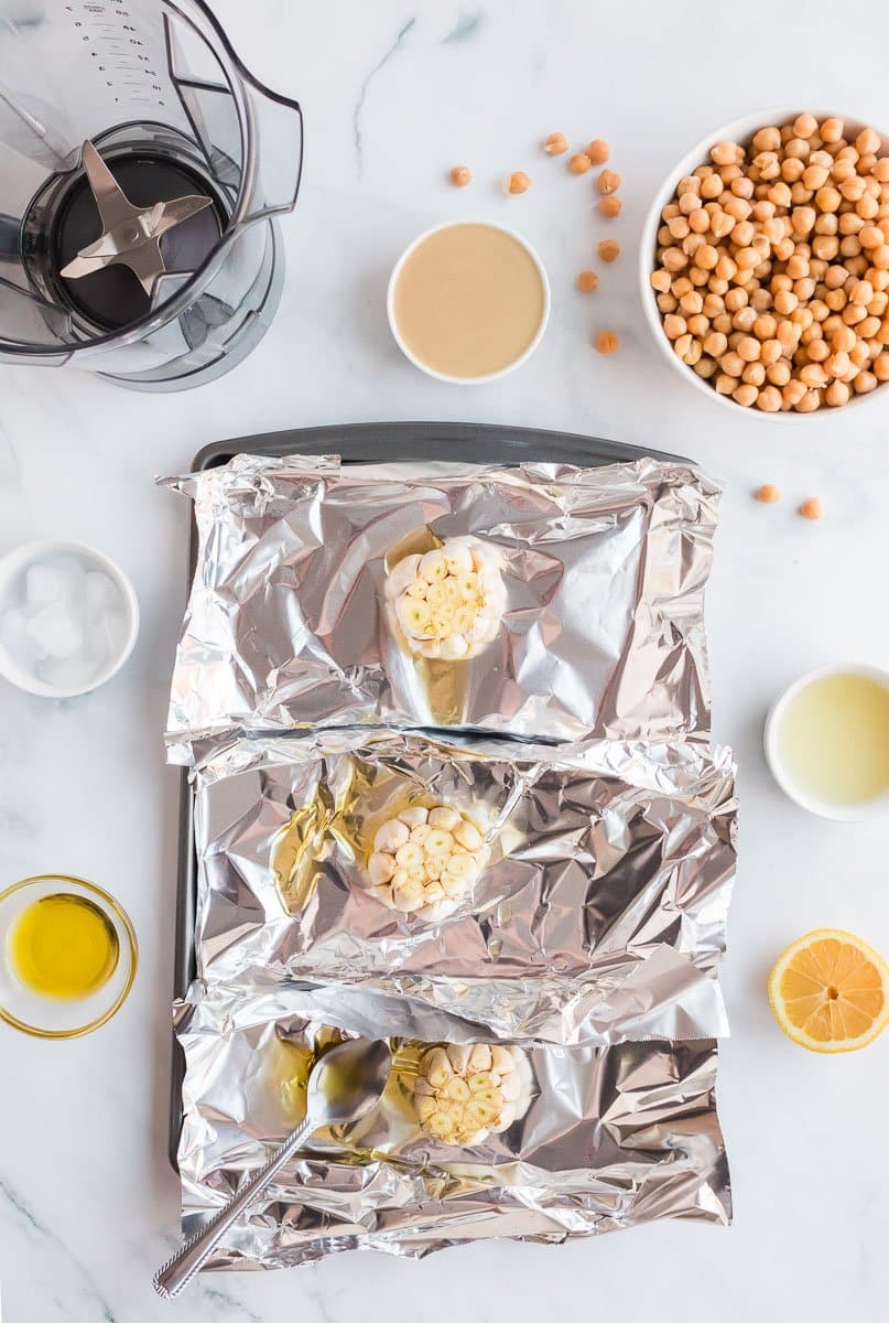 how to make roasted garlic hummus