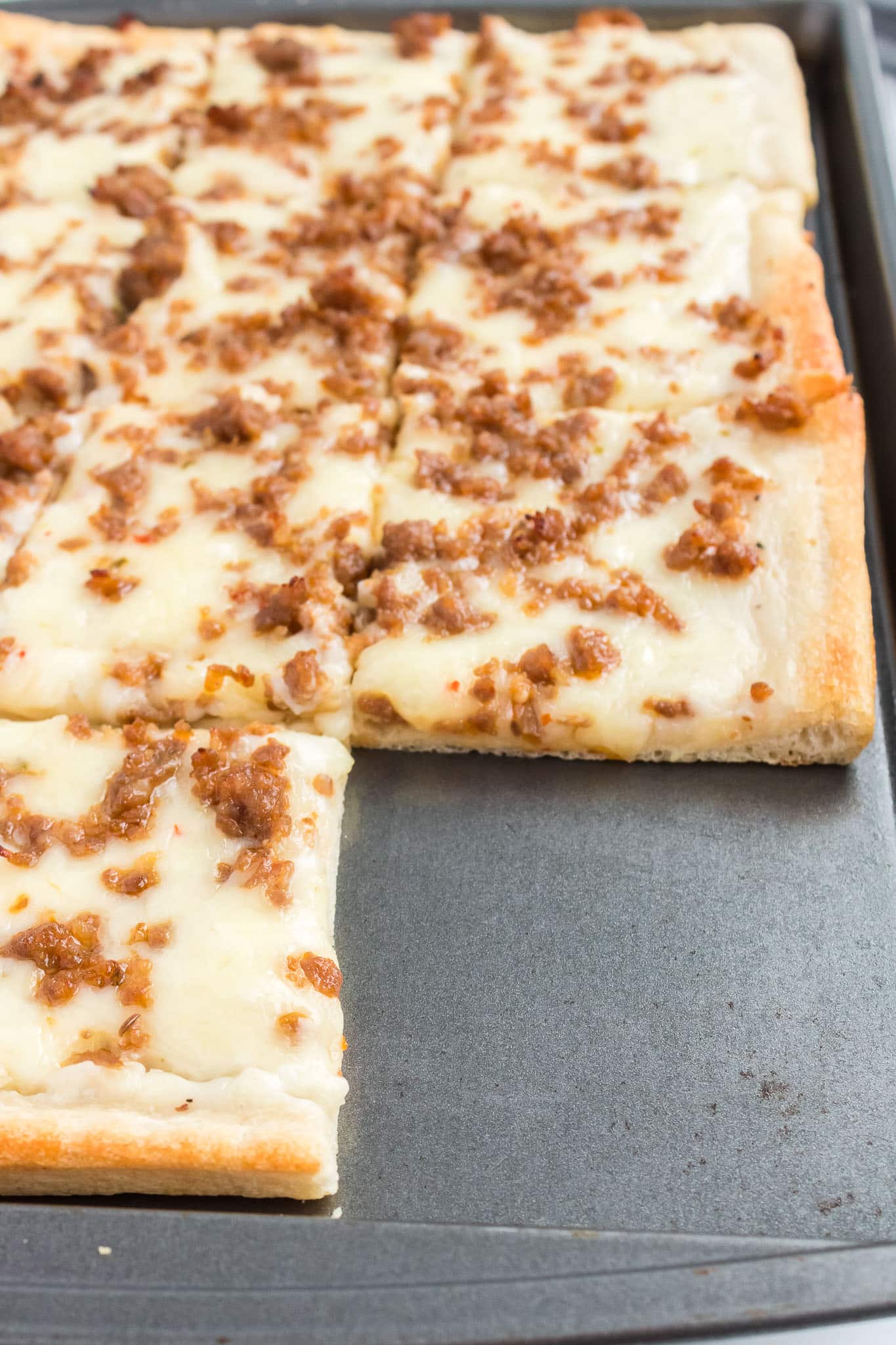 sausage gravy pizza