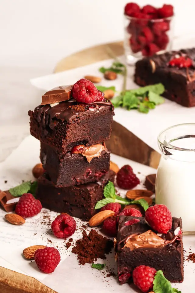 how do you serve brownies