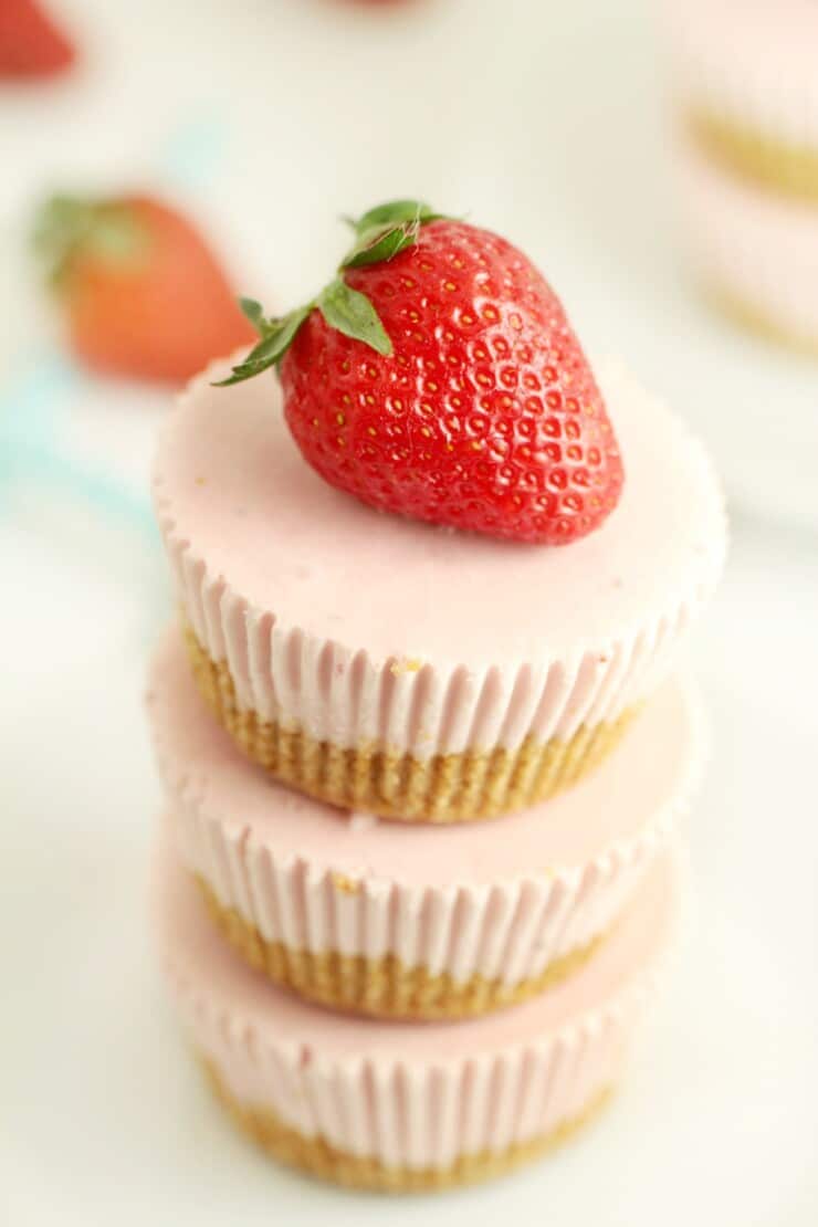 Mini No Bake Strawberry Cheesecakes