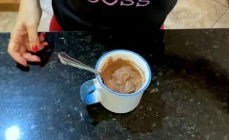 Making Herbalife Mug Cake